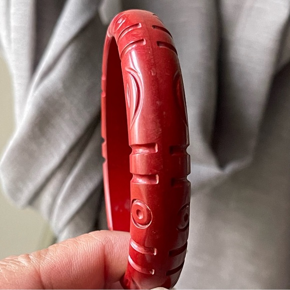 Bakelite Rare Antique Art Deco Vintage Deep Red Hand Carved 3" Diameter - Picture 9 of 16